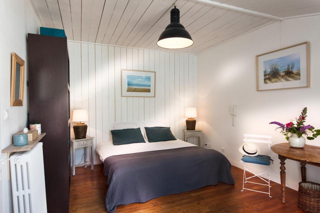 La Venelle De Jericho Bed & Breakfast ลาโรแชล ภายนอก รูปภาพ