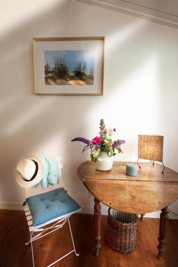 La Venelle De Jericho Bed & Breakfast ลาโรแชล ภายนอก รูปภาพ