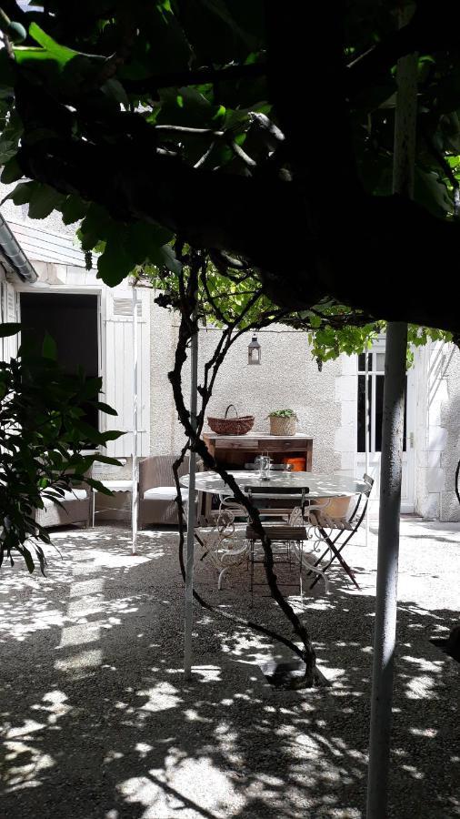 La Venelle De Jericho Bed & Breakfast ลาโรแชล ภายนอก รูปภาพ