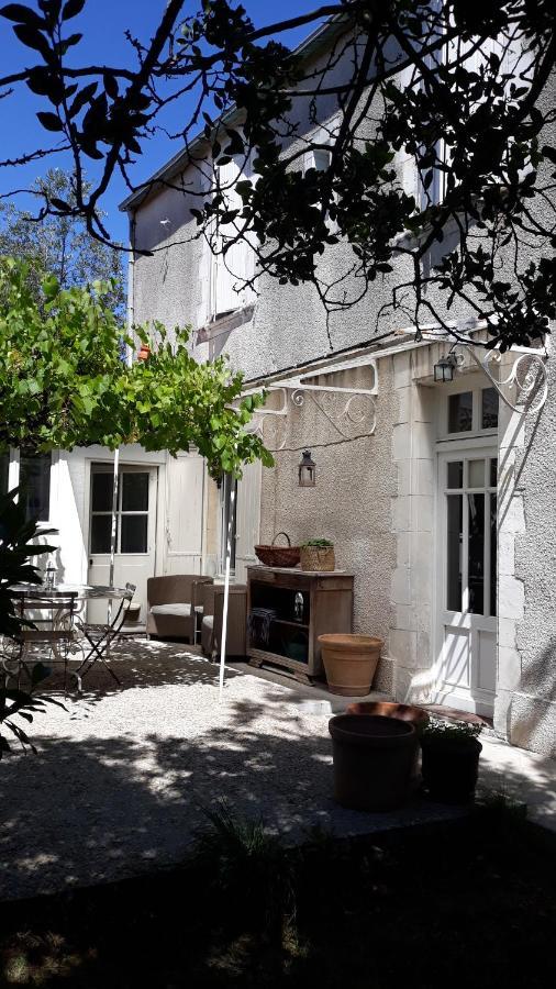 La Venelle De Jericho Bed & Breakfast ลาโรแชล ภายนอก รูปภาพ